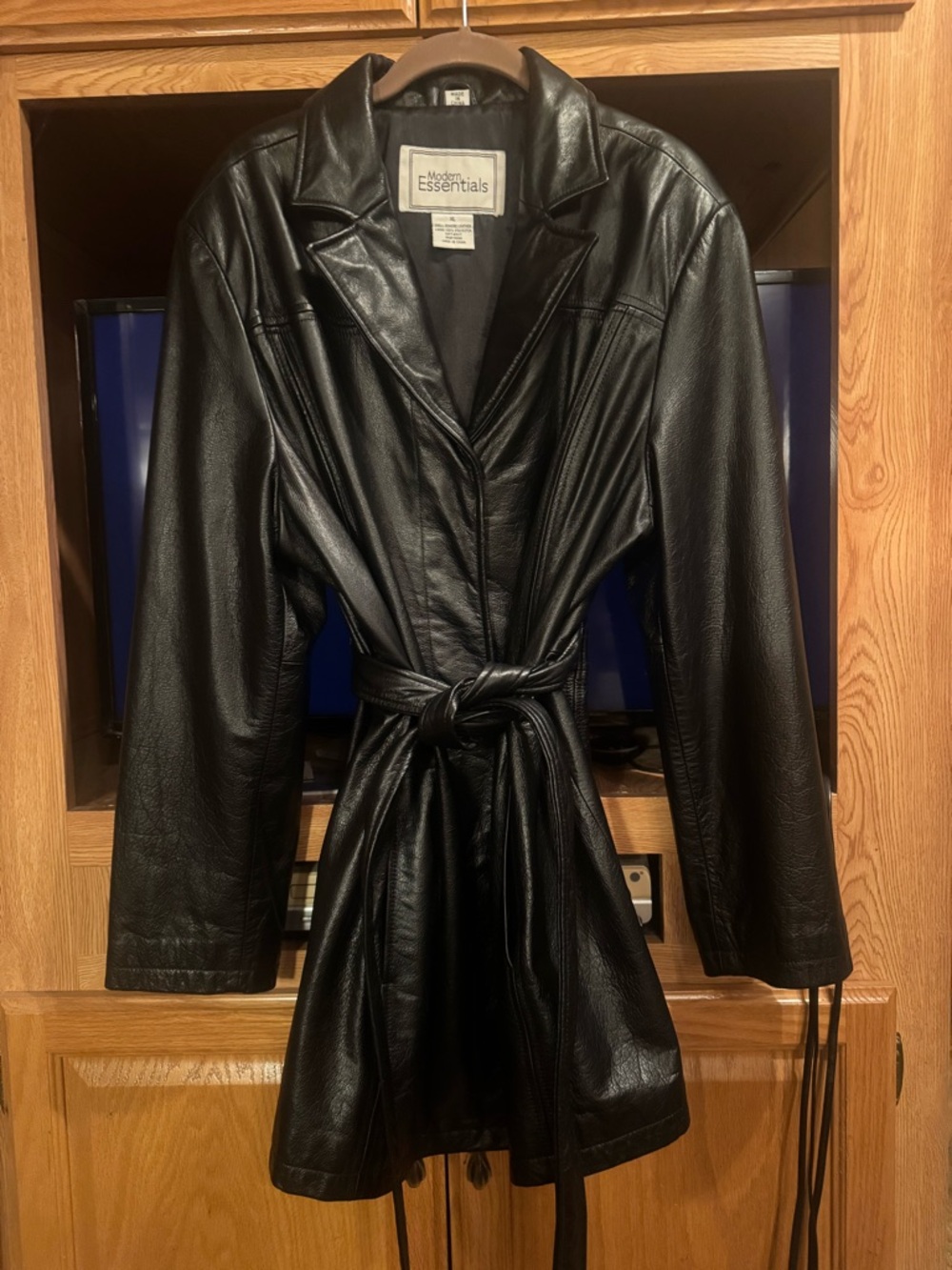 Modern Essentials Black Leather Belted Women's Jacket, Size XL